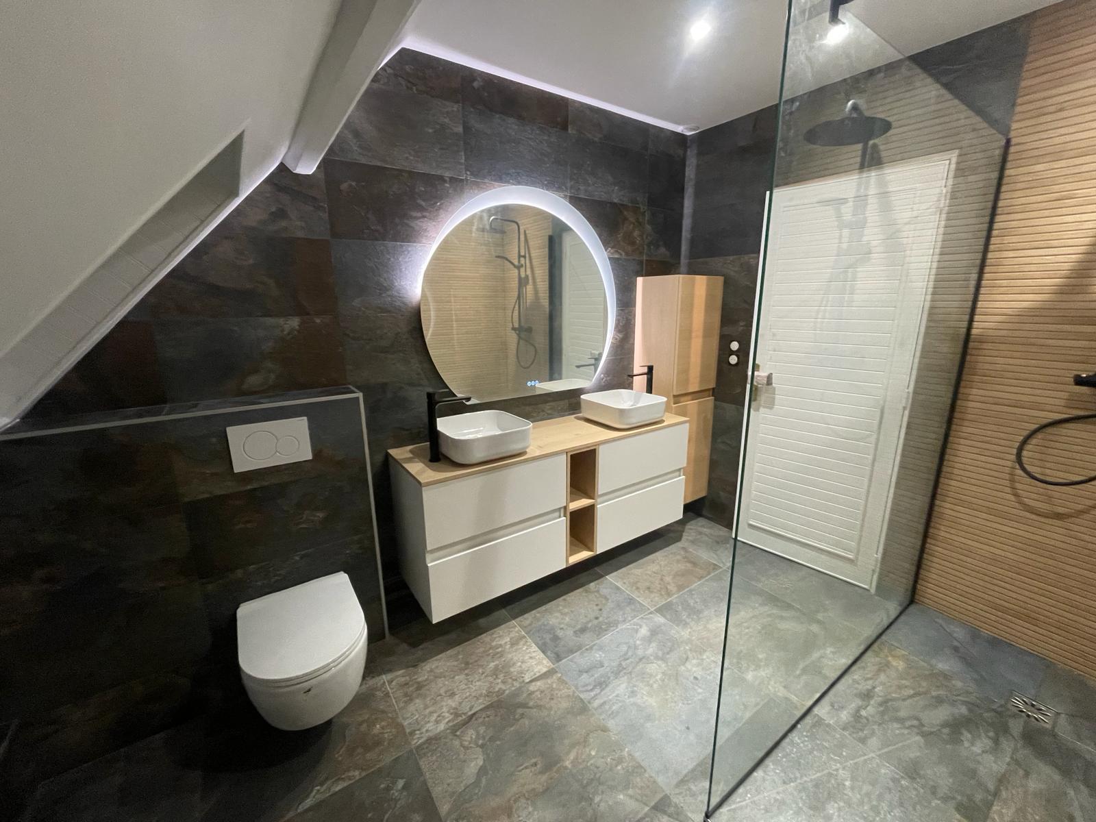 Rénovation d’une salle de bain à Viry-Châtillon (91) - grande salle bain rénovée