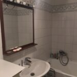 Rénovation cuisine et salle de bain à Strasbourg : vasque salle de bain avant travaux