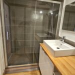 Rénovation de salle de bain dans un appartement à Lille (59) - salle de bain rénovée complète