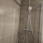 Rénovation de salle de bain dans un appartement à Lille (59) - nouvelle douche