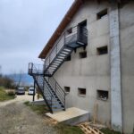 Rénovation de maison à Villages du Lac de Paladru (38) - escalier accès 3e étage