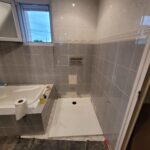 Rénovation partielle d’une salle de bain à Cholet (49) - installation du nouveau bac de douche