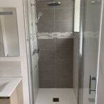 Rénovation d’un appartement à Munster (68) - douche refaite à neuf avec bac à douche blanc