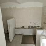 Rénovation de salle de bain à Lagnes (84) - coin douche à rénover