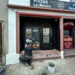 Rénovation de restaurant à Sarre-Union (67) - nouveau distributeur de boissons et de nourritures sur la façade