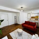 Rénovation d’un appartement à Sens (89) - grande salle de séjour lumineuse et chaleureuse