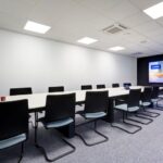 aménagement de bureaux pros à Reims par illiCO travaux Fismes – Tinqueux : salle de réunion