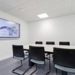 aménagement de bureaux pros à Reims par illiCO travaux Fismes – Tinqueux : salle de réunion