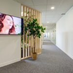 aménagement de bureaux pros à Reims par illiCO travaux Fismes – Tinqueux : couloir