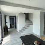 rénovation d'une maison à Dimizieu par illiCO travaux Bourgoin-Jallieu : escalier
