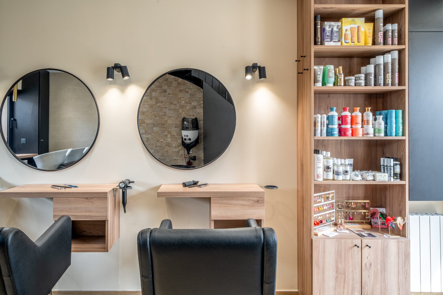 Rénovation d’un salon de coiffure à Jouars-Pontchartrain (78)